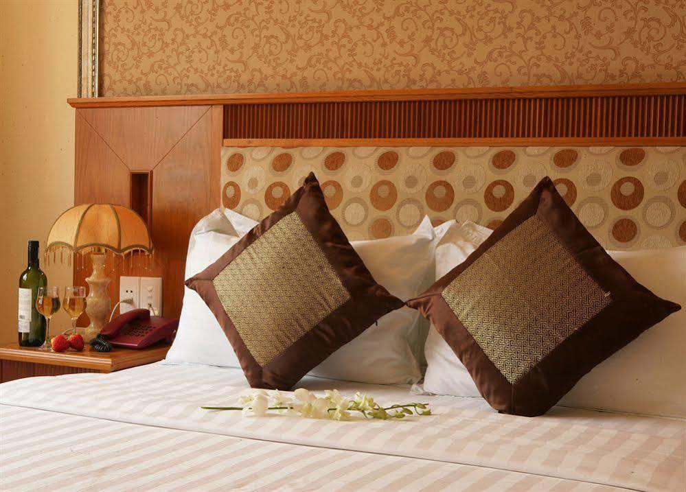 Cherry Central Hotel- Near Opera House Ho Chi Minh-stad Buitenkant foto